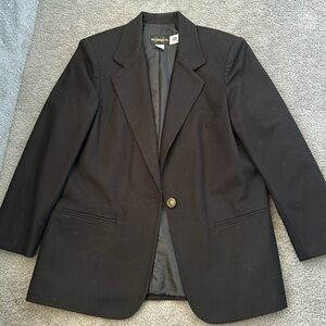 REQUIREMENTS Woman’s Jacket